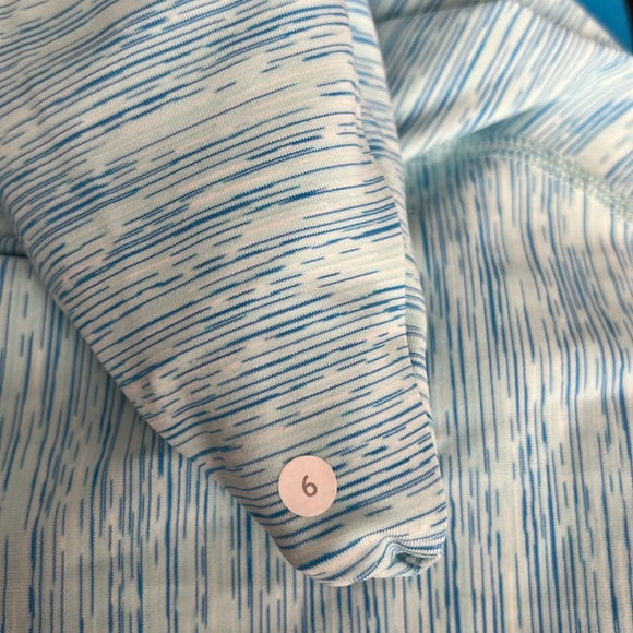 Lululemon Beach Runner Crop - Size 6 - Picture 7 of 7